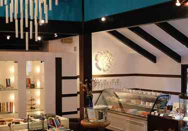 théomurata(テオムラタ) 湯布院 空想の森のショコラ