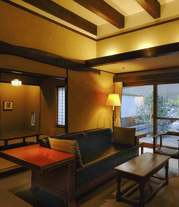 新 shinのエントランス外観